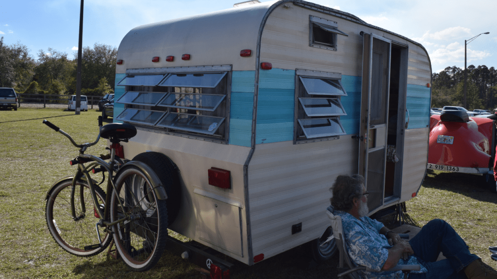 1950s RV used as an example of a vehicle that might not be allowed at a condo