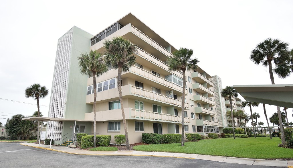 Twin Towers in Cocoa Beach is perpendicular to the beach. Units on the East end have better water views than condos on the west end