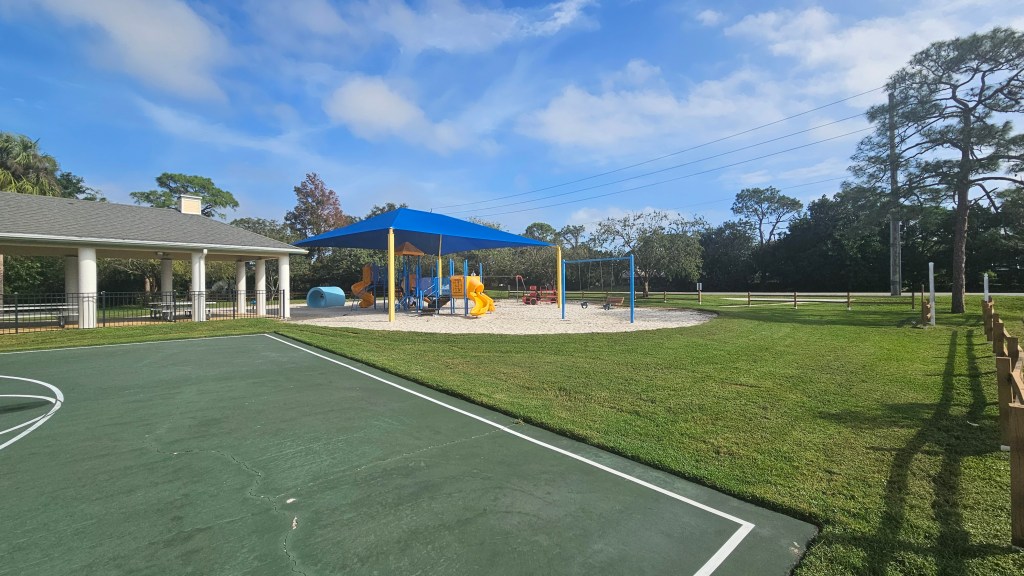 Interlachen Park has basketball, a pavillion, and playground