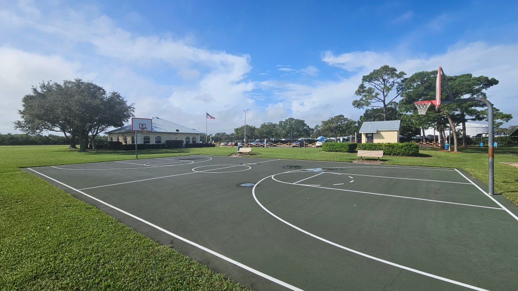 Spyglass Hill Park has basketball, tennis, and bocce ball.