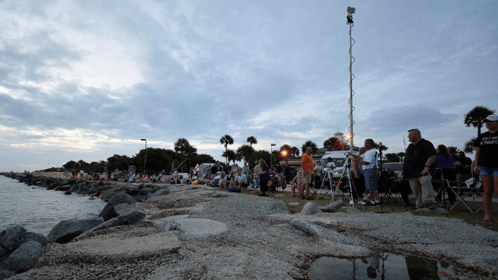 Crowsds at Jetty Park