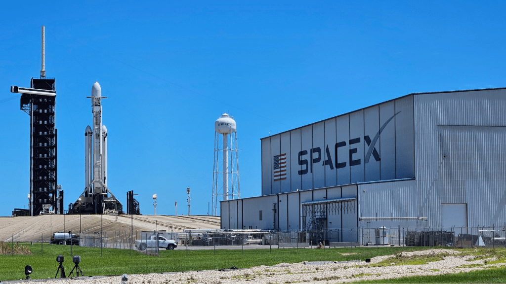 Falcon Heavy on the launch pad