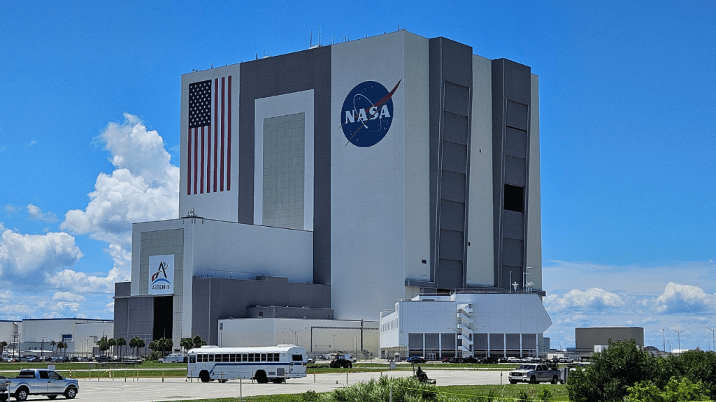 the VAB at KSC