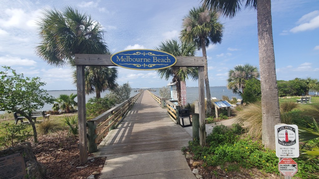 Downtown Melbourne Beach fishing pier on the Indian River